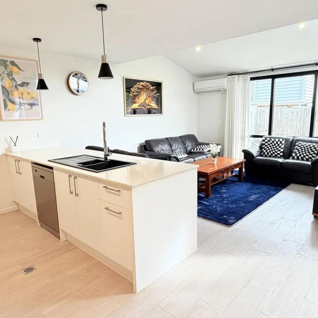 Photograph of Modern Pakuranga Home | 3BR Near Mall & School