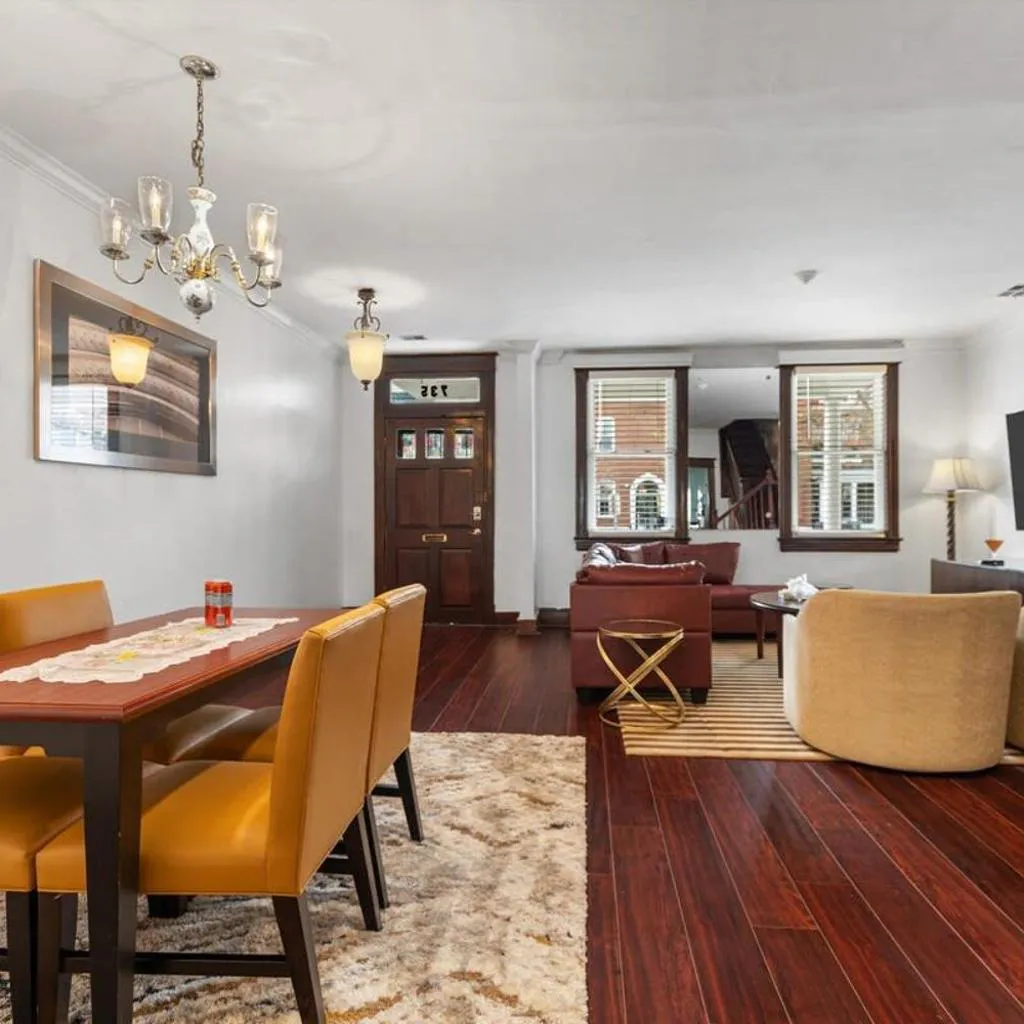 Photograph of Family & Group Trips to DC - 4-BR Close to METRO
