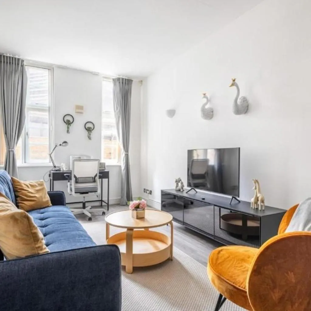 Photograph of Luxury 2 Bedroom Apartment near London Bridge Sleeps 6