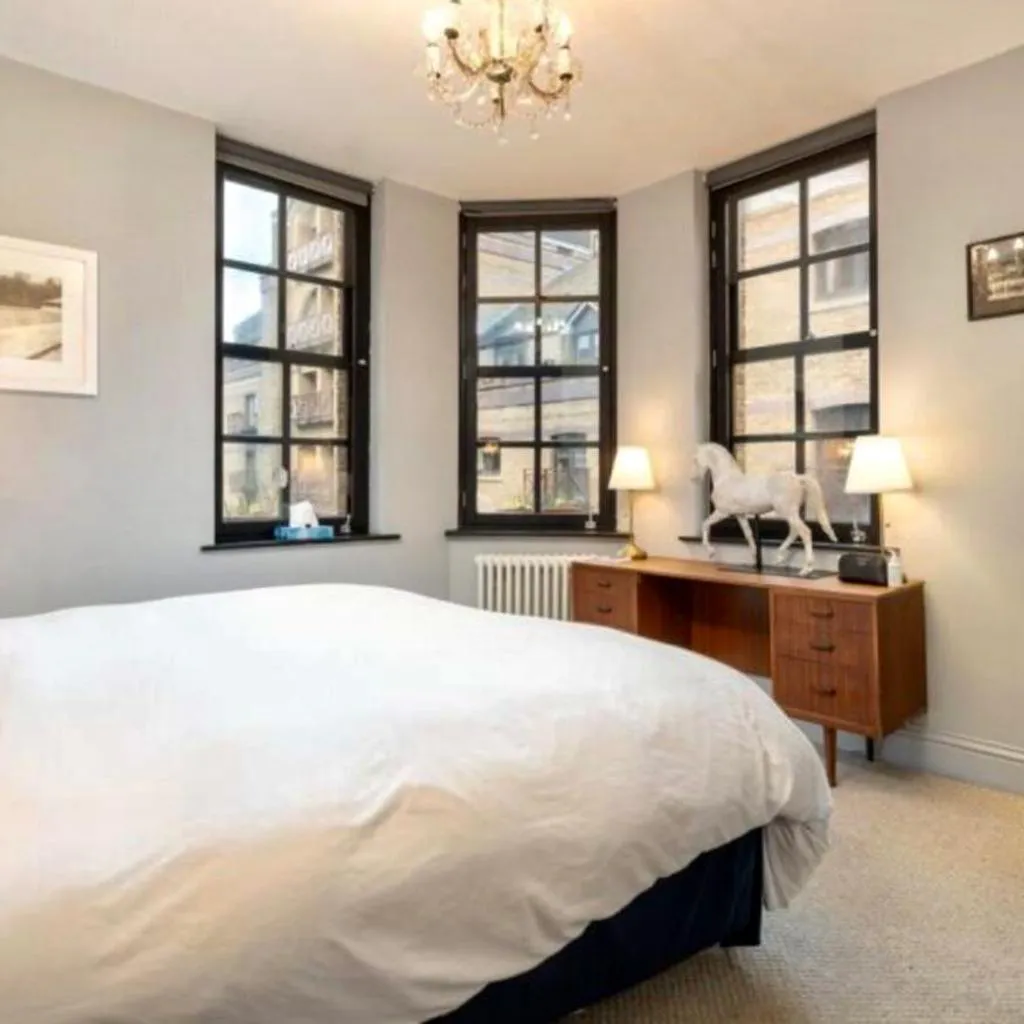 Photograph of AMAZING Location Tower Bridge, Shad Thames Views on River Thames Views of Shard Cosy Bright Boutique Historic Warehouse 3 Beds Secure Parking 2 Vehicles Garden Balcony
