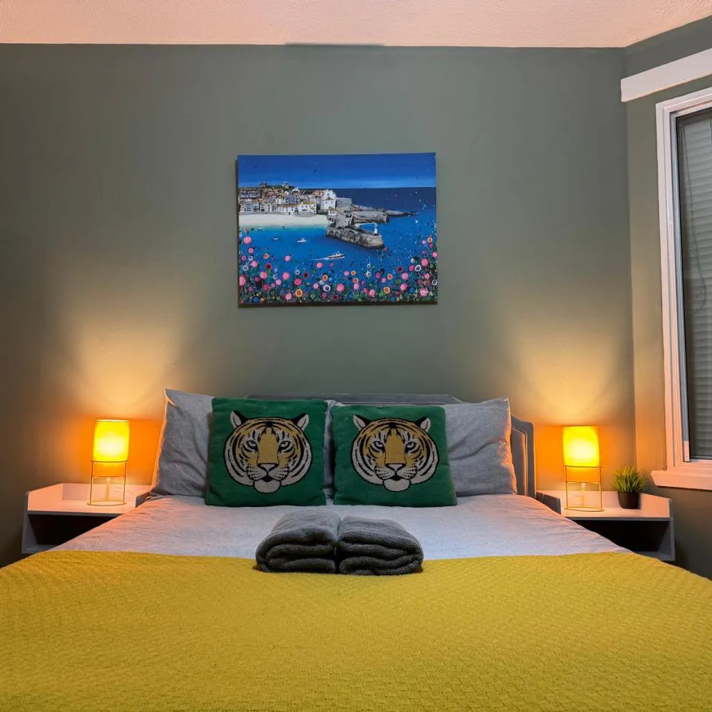 Photograph of Central Home near Edinburgh Castle with Free Private Parking