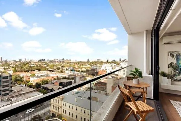 Photograph of Deluxe 2-Bed with Stunning Bay Views in Melbourne