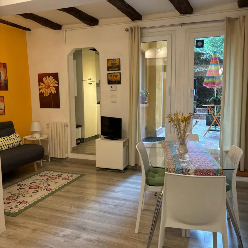 Photograph of CASA NOAH