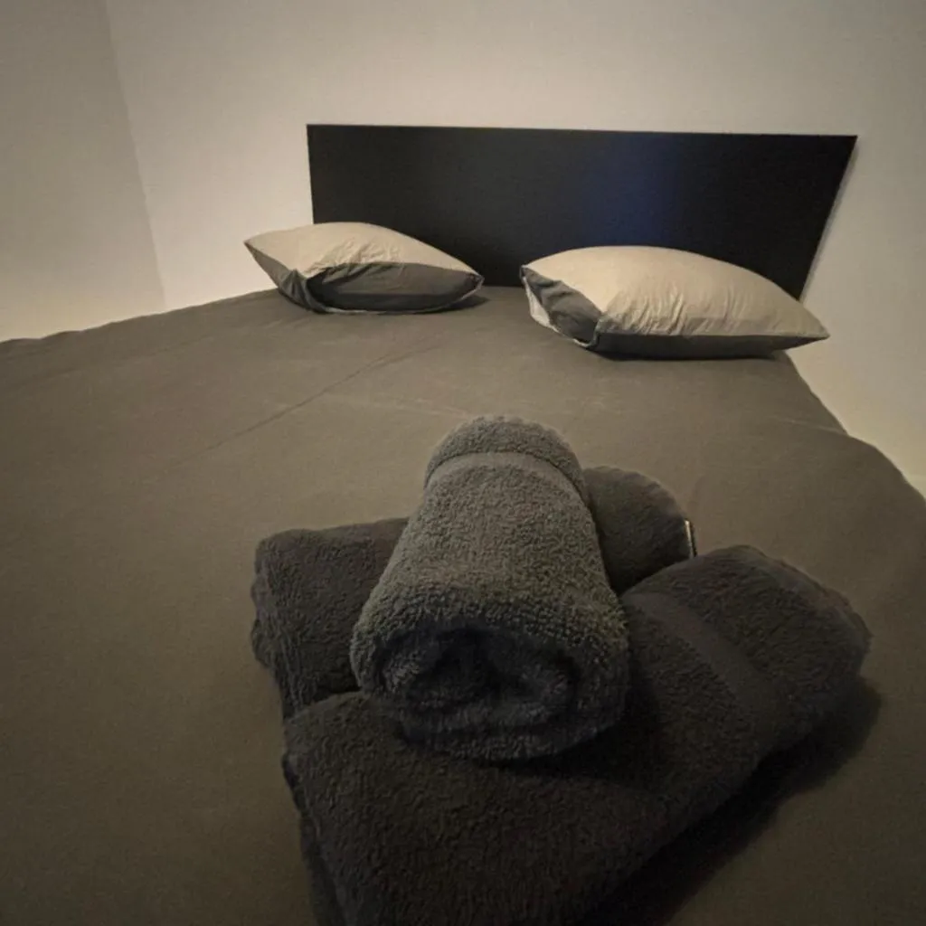Photograph of Modern 1BR and Sofa Bed Near Airport