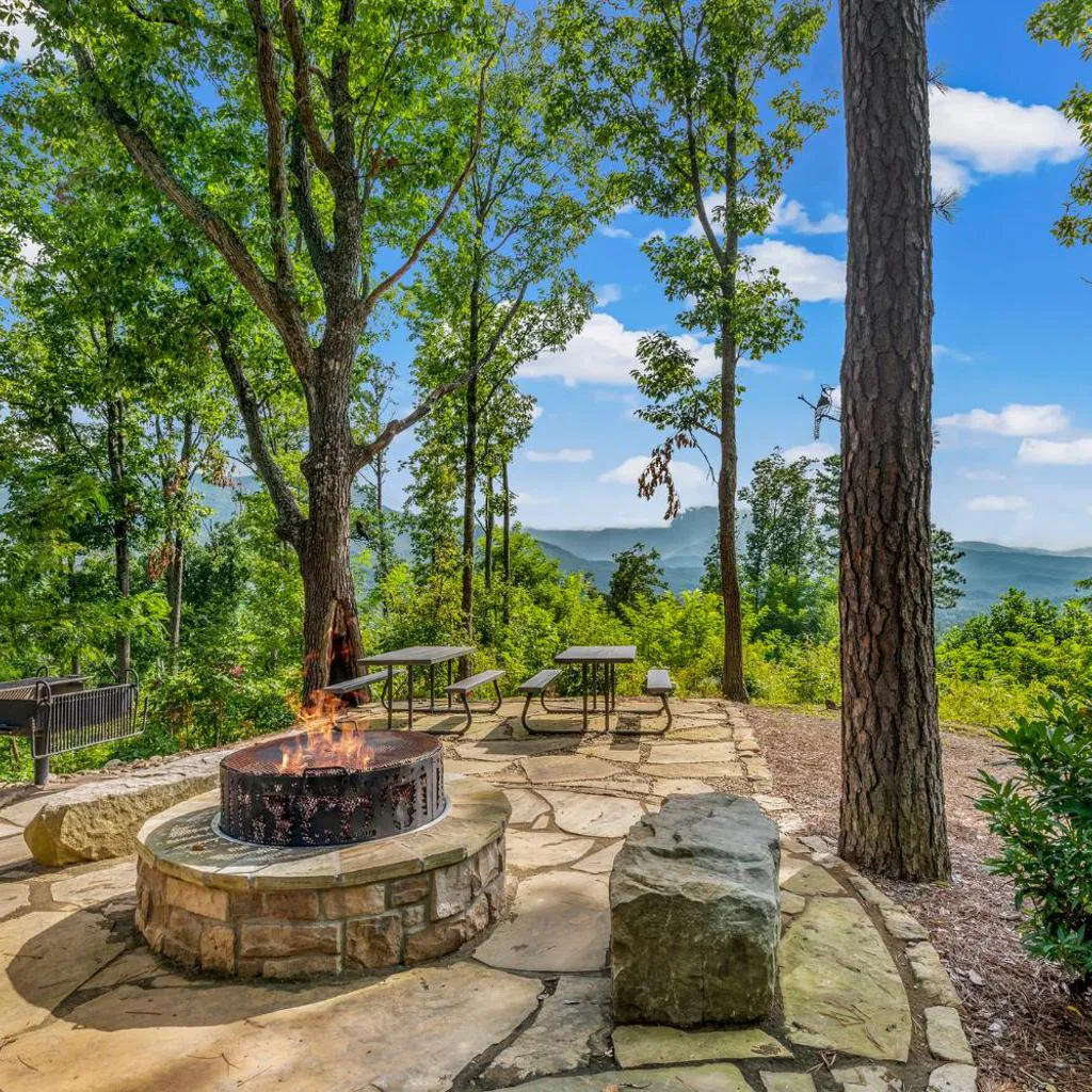 Photograph of Dancing Bear Lodge by Stony Brook Cabins