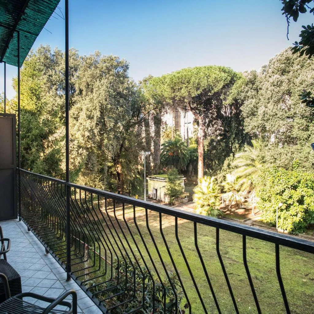 Photograph of Holiday Naples Art Rooms