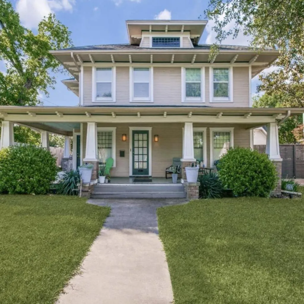 Photograph of Luxe Farmhouse near Deep Ellum & Bishop Arts