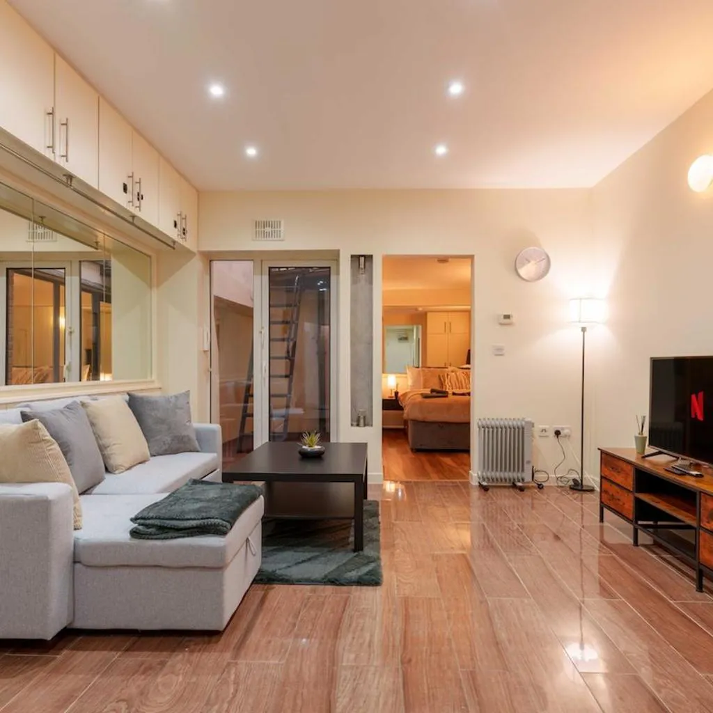 Photograph of Cosy whole flat in vibrant Camden Market Town