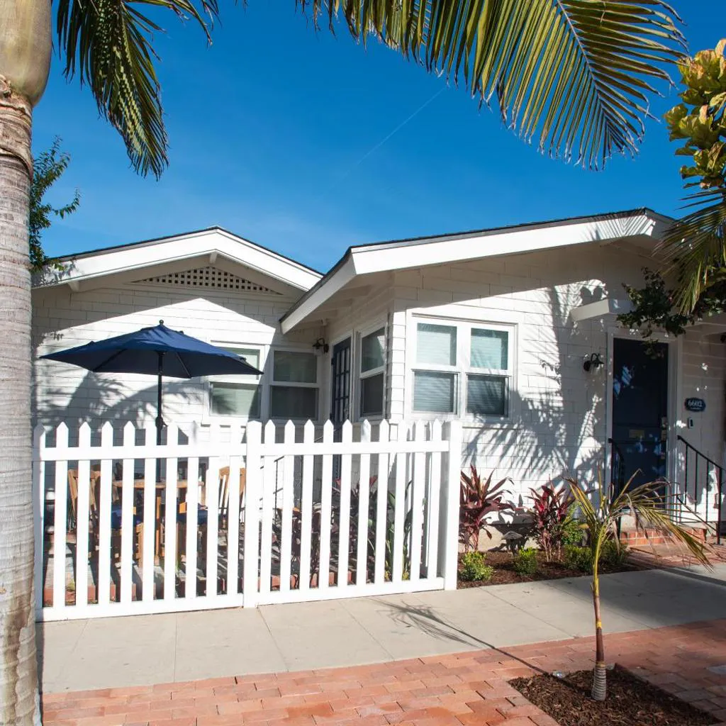 Photograph of La Jolla Windansea Upscale Bungalow