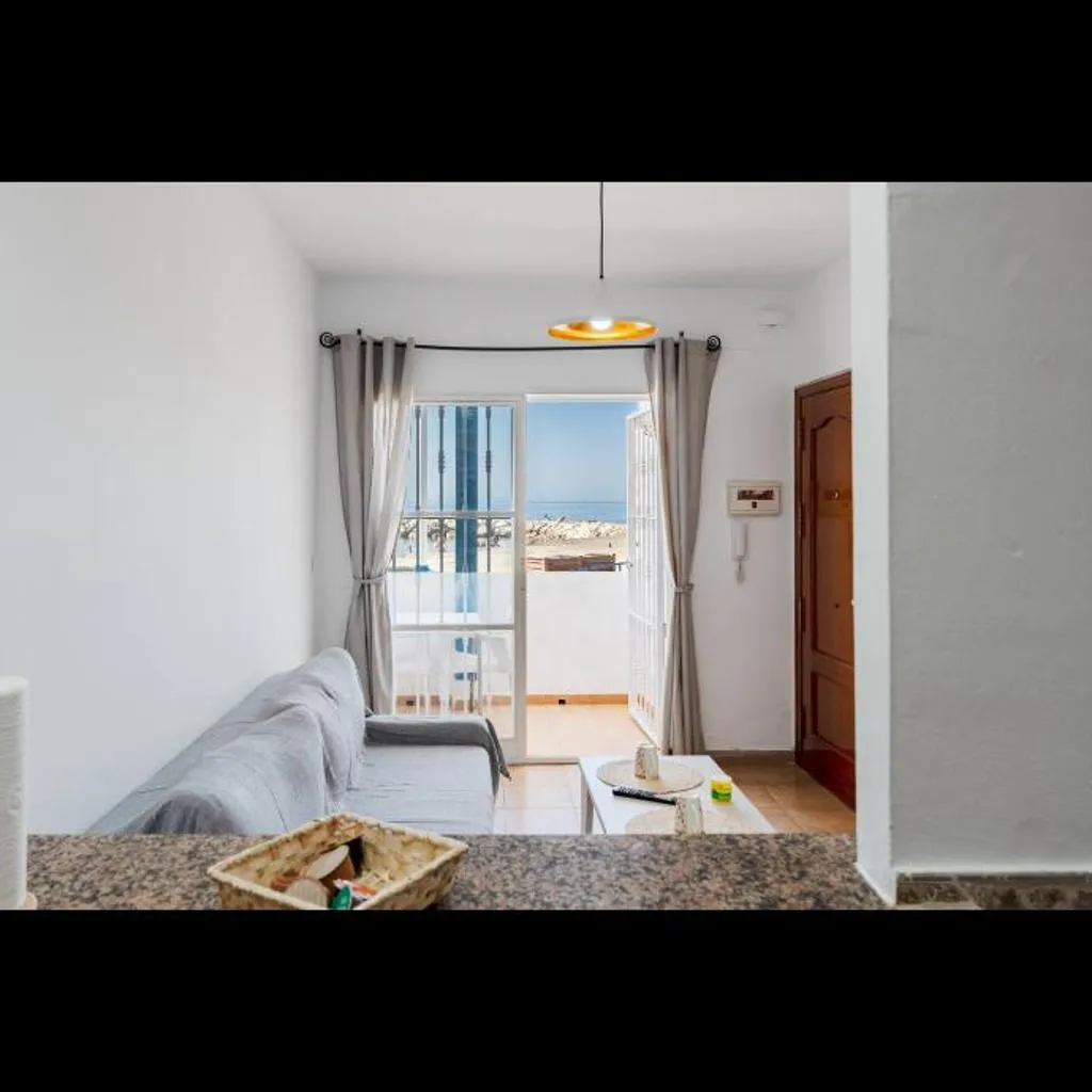 Photograph of A la orilla del mar