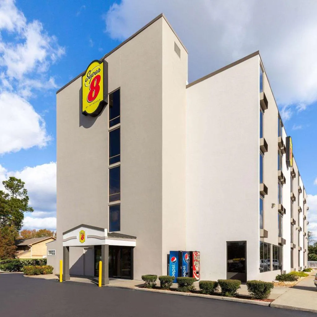 Photograph of Super 8 by Wyndham Myrtle Beach/Market Common Area