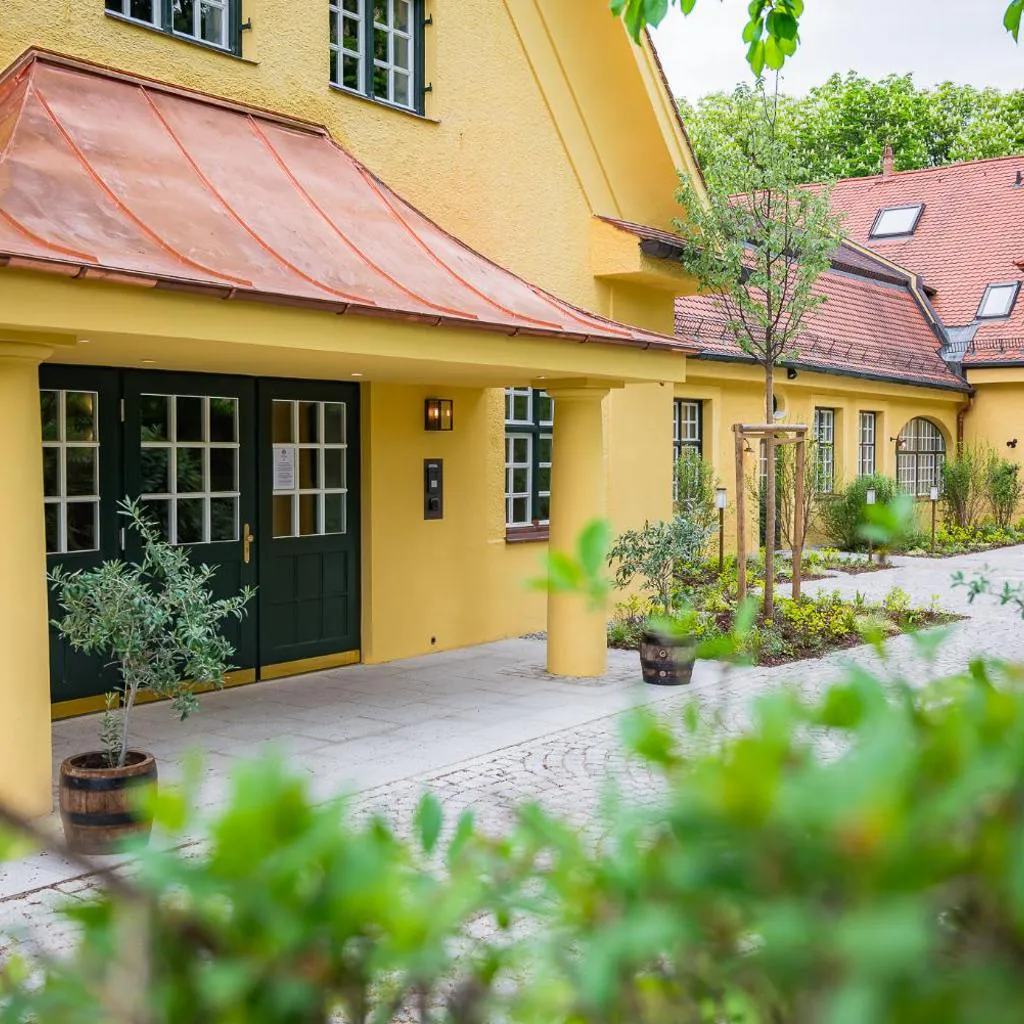 Photograph of Gutshotel Menterschwaige - Heritage Boutique Hotel with Timless Elegance