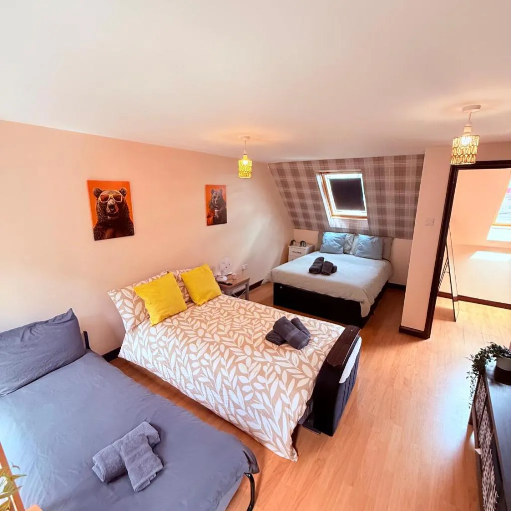 Photograph of Super compact flat for 5 people in Central London Zone 2 - 3 min from Shepherds Bush Station