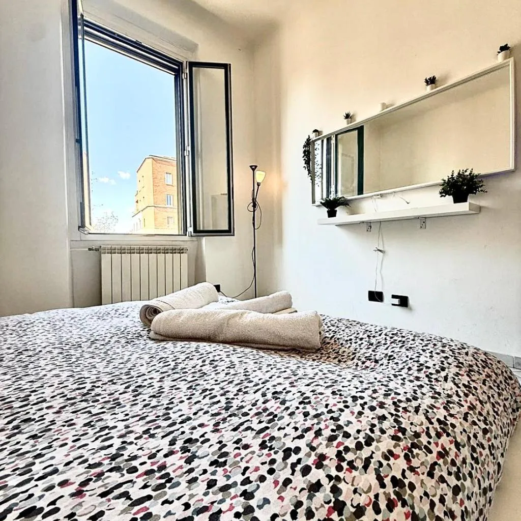 Photograph of U66-Porta Vittoria & Romana,Duomo,Centrale
