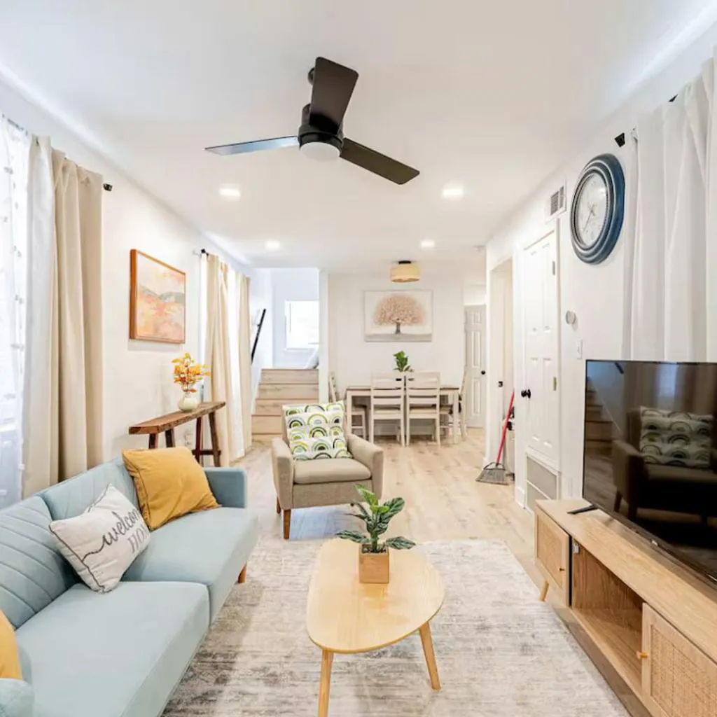 Photograph of Mid City Canal st 2 bedroom cute house