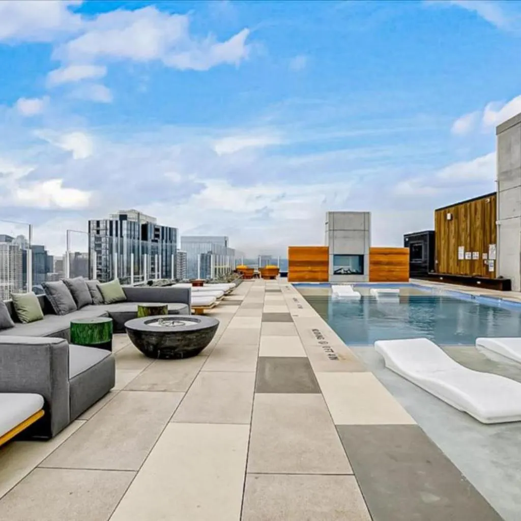Photograph of 2BR Luxury with Views and Rooftop pool in Austin