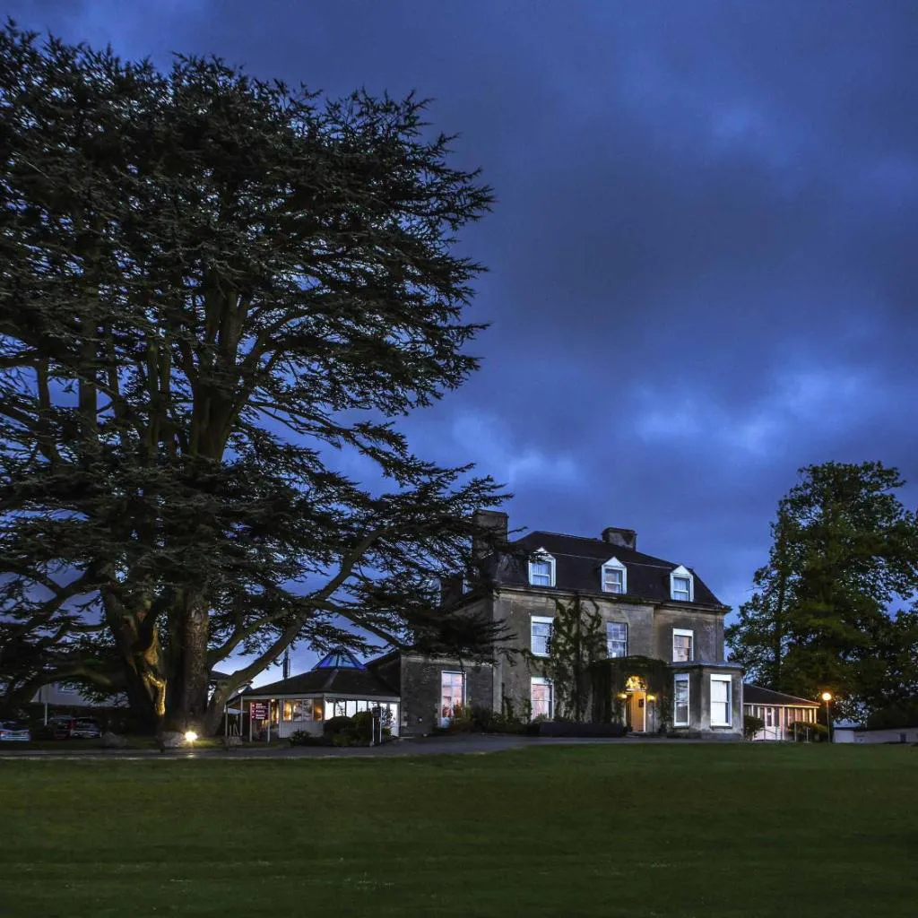 Photograph of Mercure Bristol North The Grange Hotel