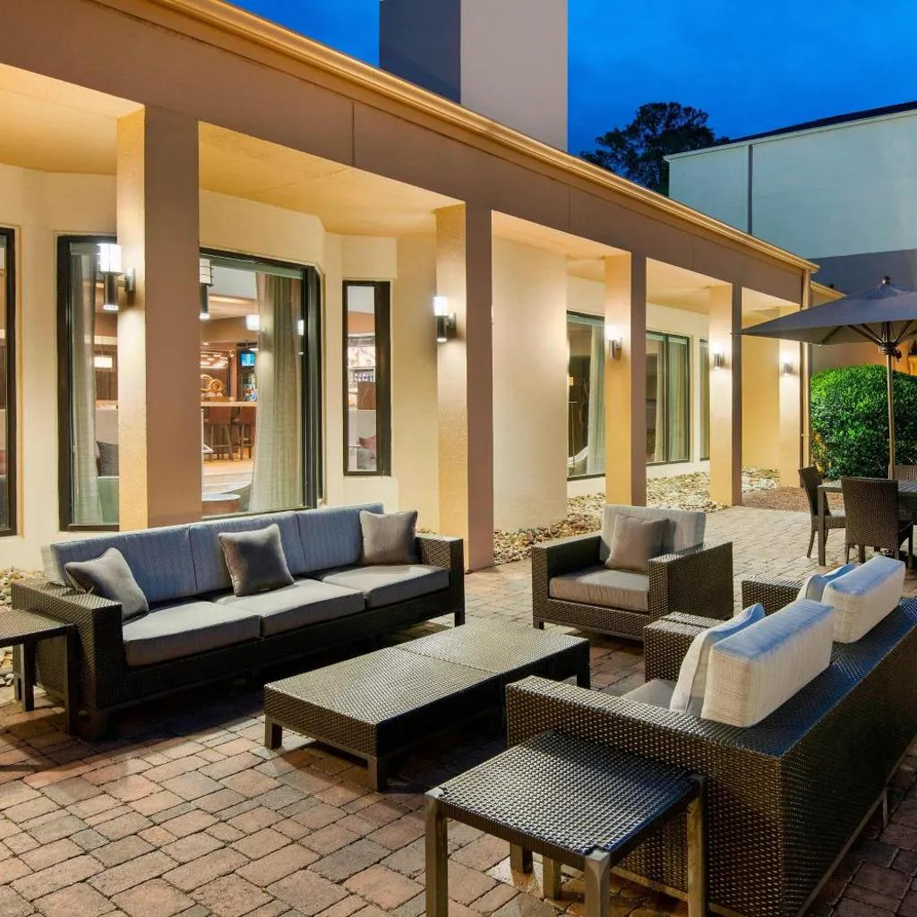 Photograph of Courtyard by Marriott Savannah Midtown