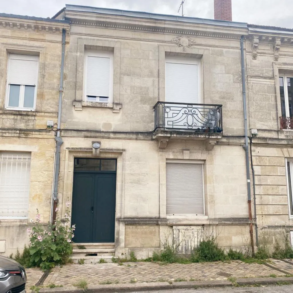 Photograph of Bordeaux studio près de Pey Berland