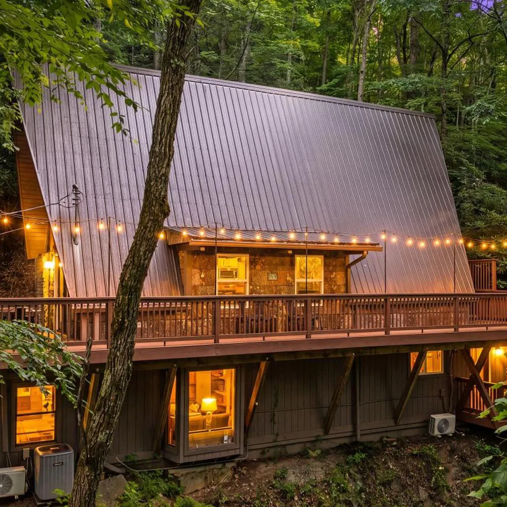 Photograph of Hawk Nest Chalet