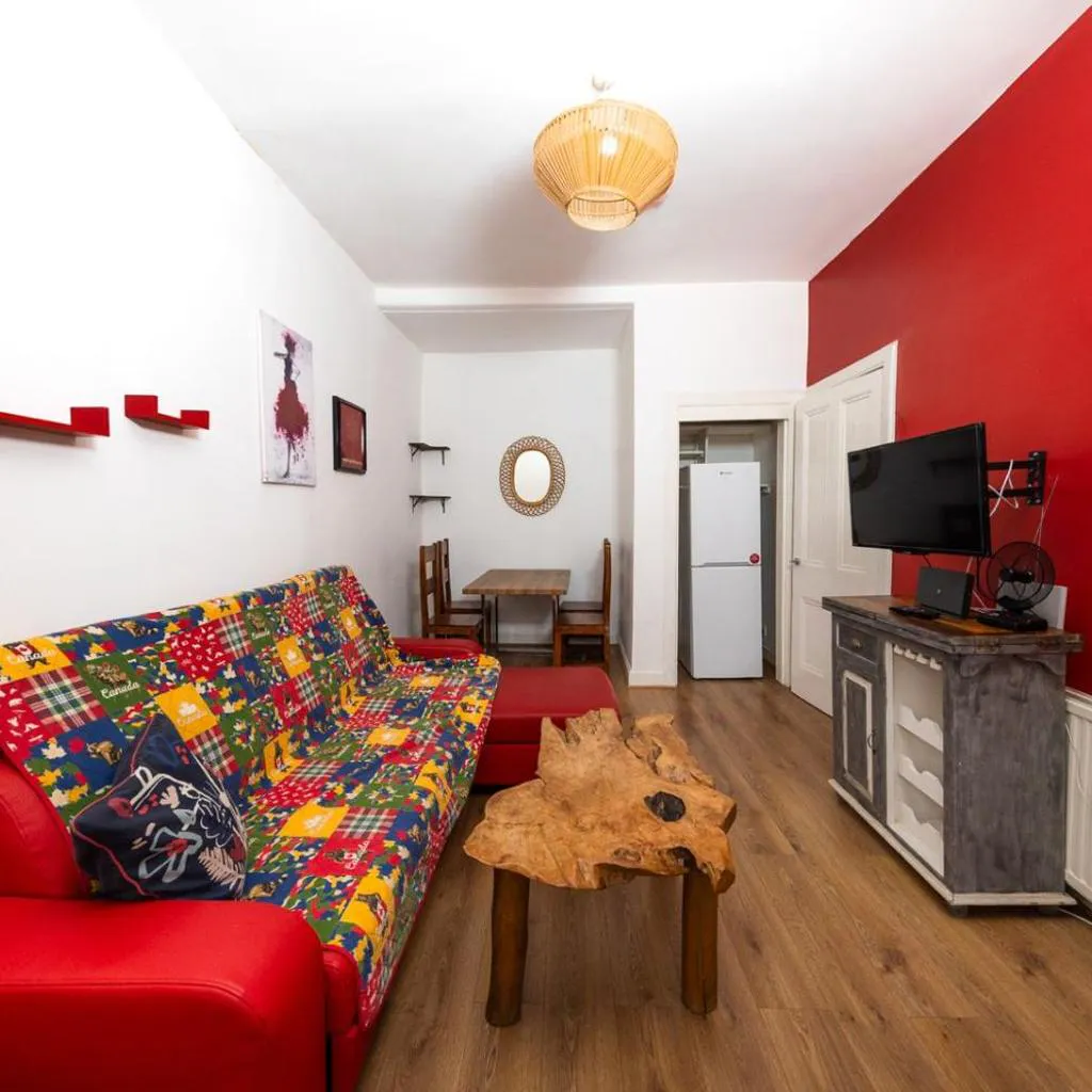 Photograph of Lovely Central Edinburgh Apartment