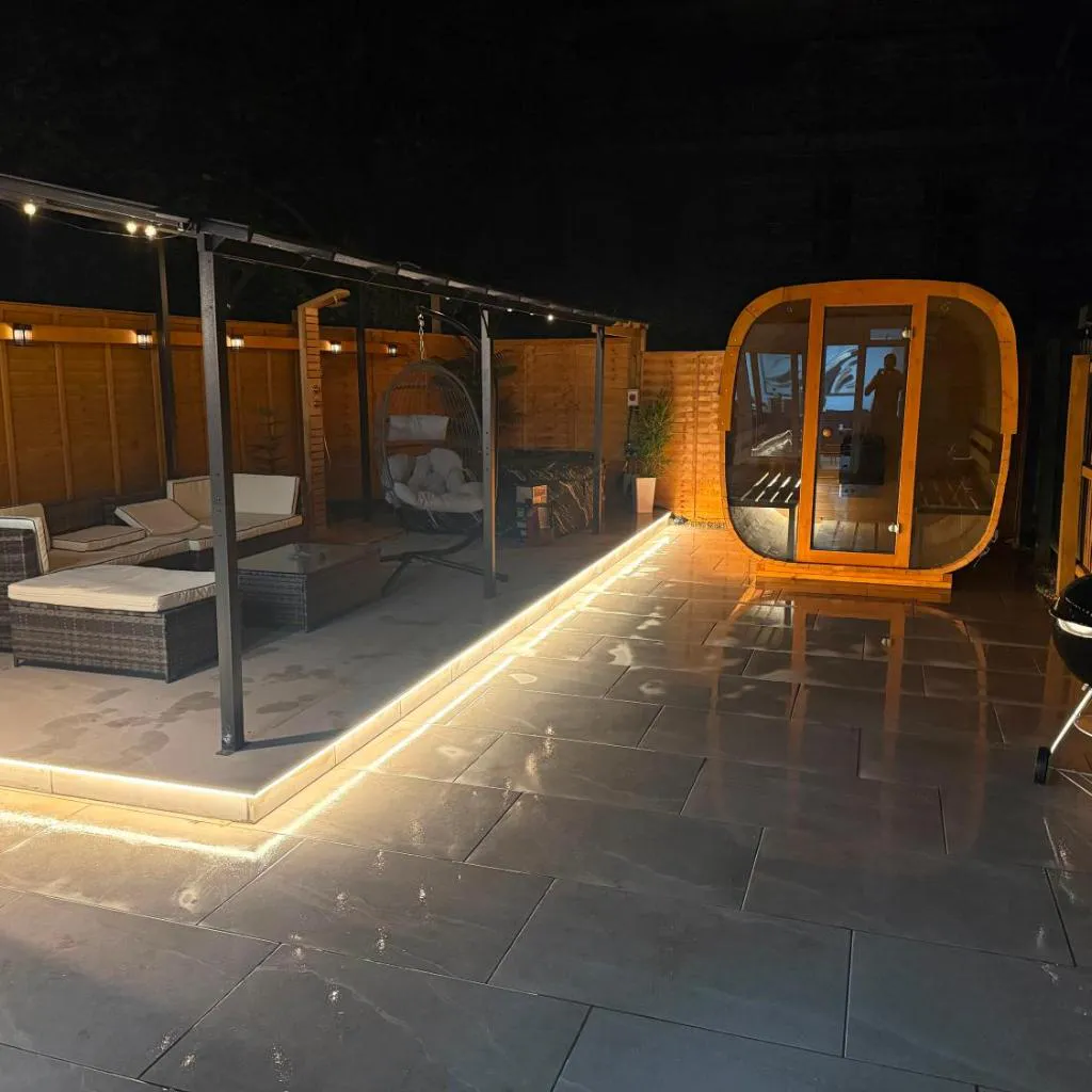 Photograph of Modern 4-Bed House - Hot Tub & Sauna - Sleeps 14