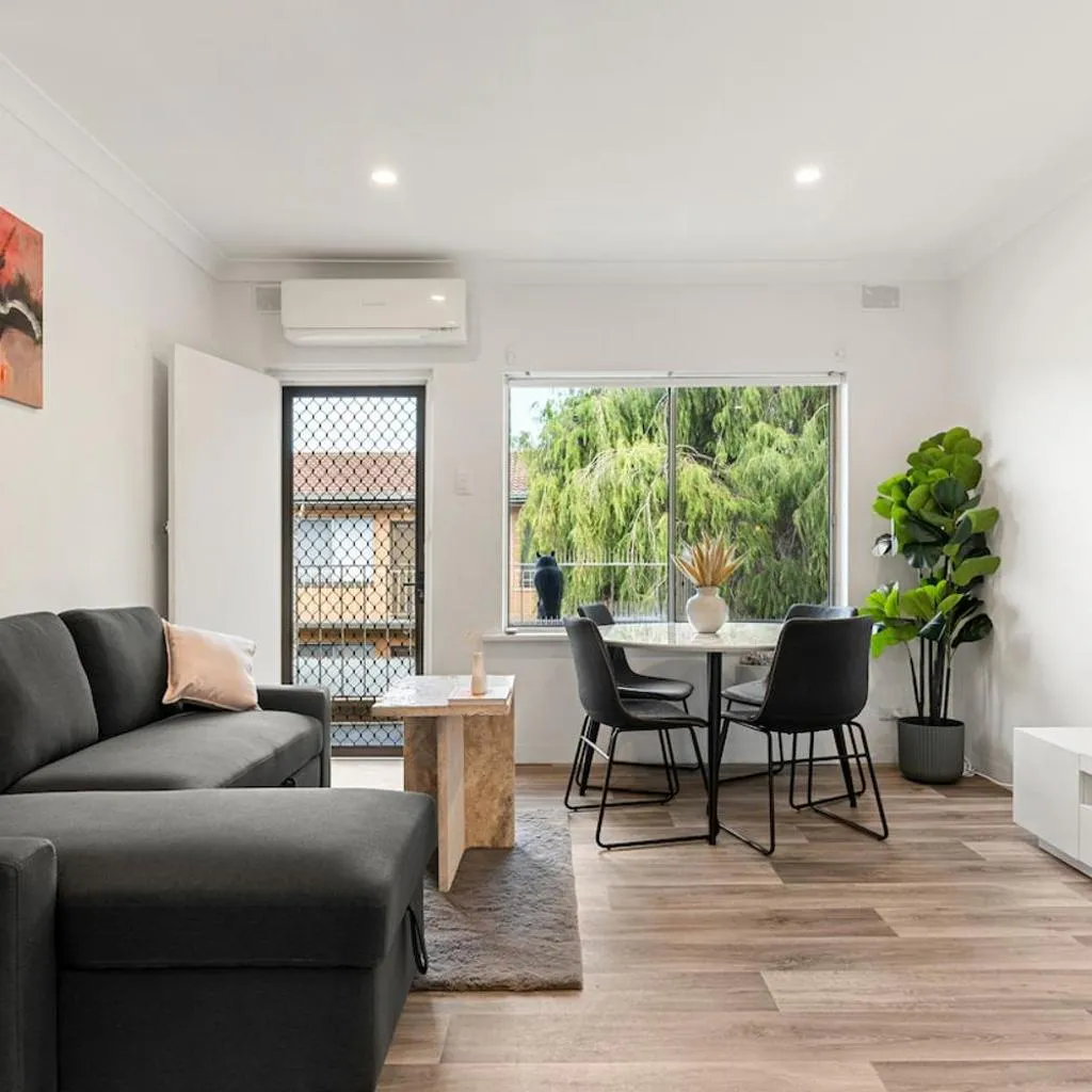 Photograph of Luxe 2BR, Restaurants, 8 Min to CBD FREE Parking