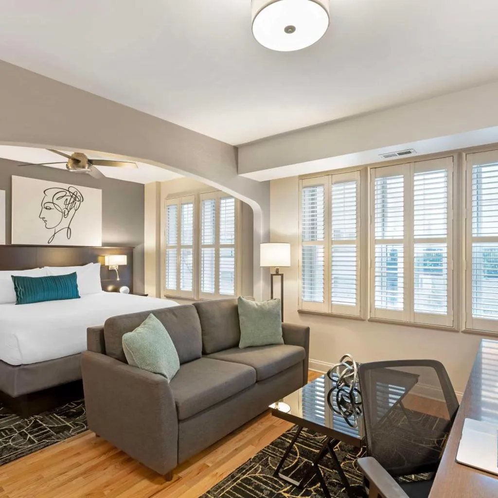 Photograph of Best Western Plus Hawthorne Terrace Hotel