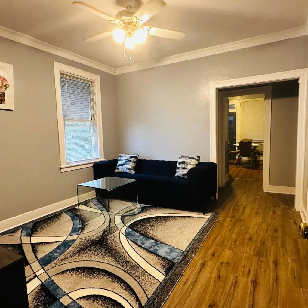 Photograph of Cozy in Hyde Park Greater Grand Crossing