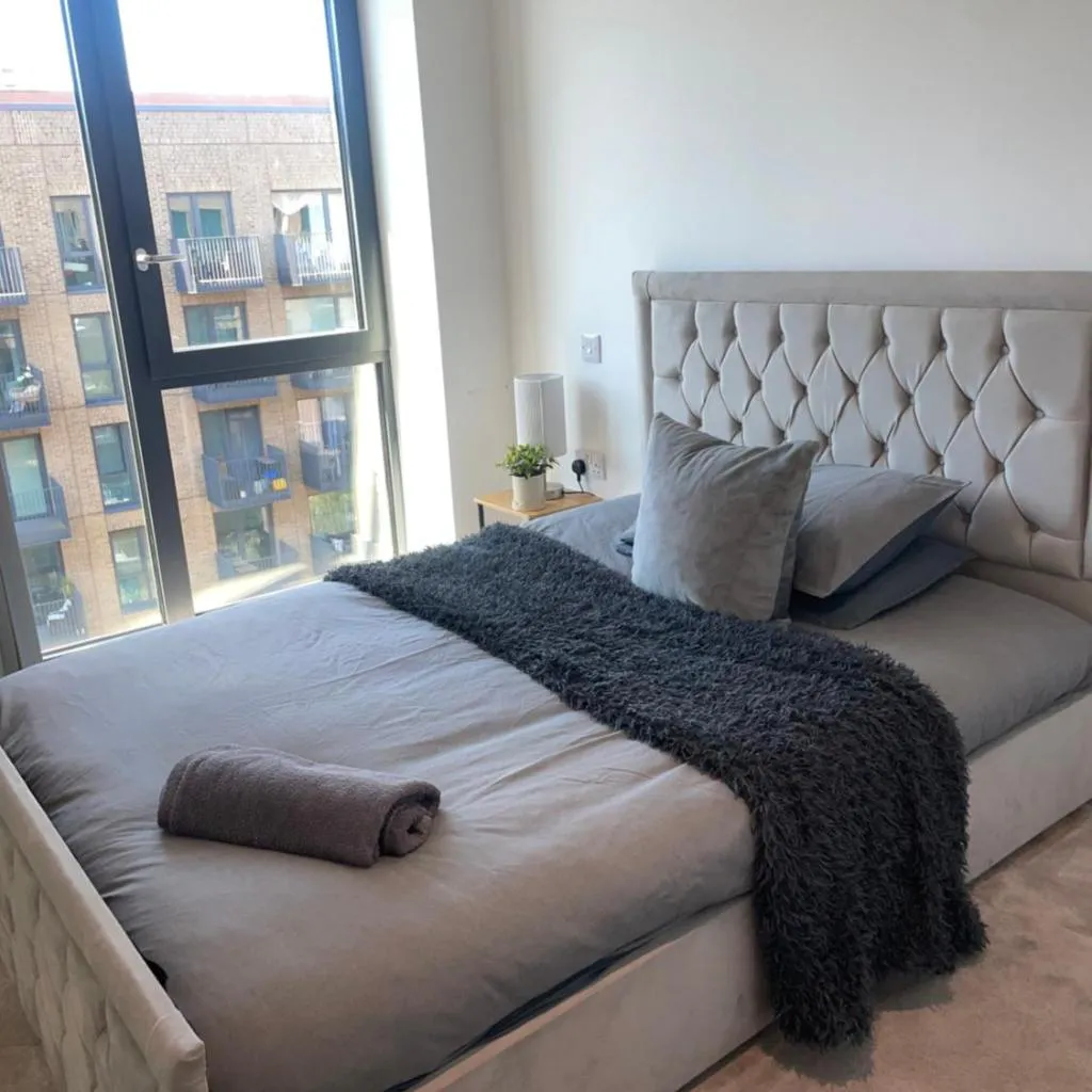 Photograph of Spacious 2 Bedroom near London City Airport