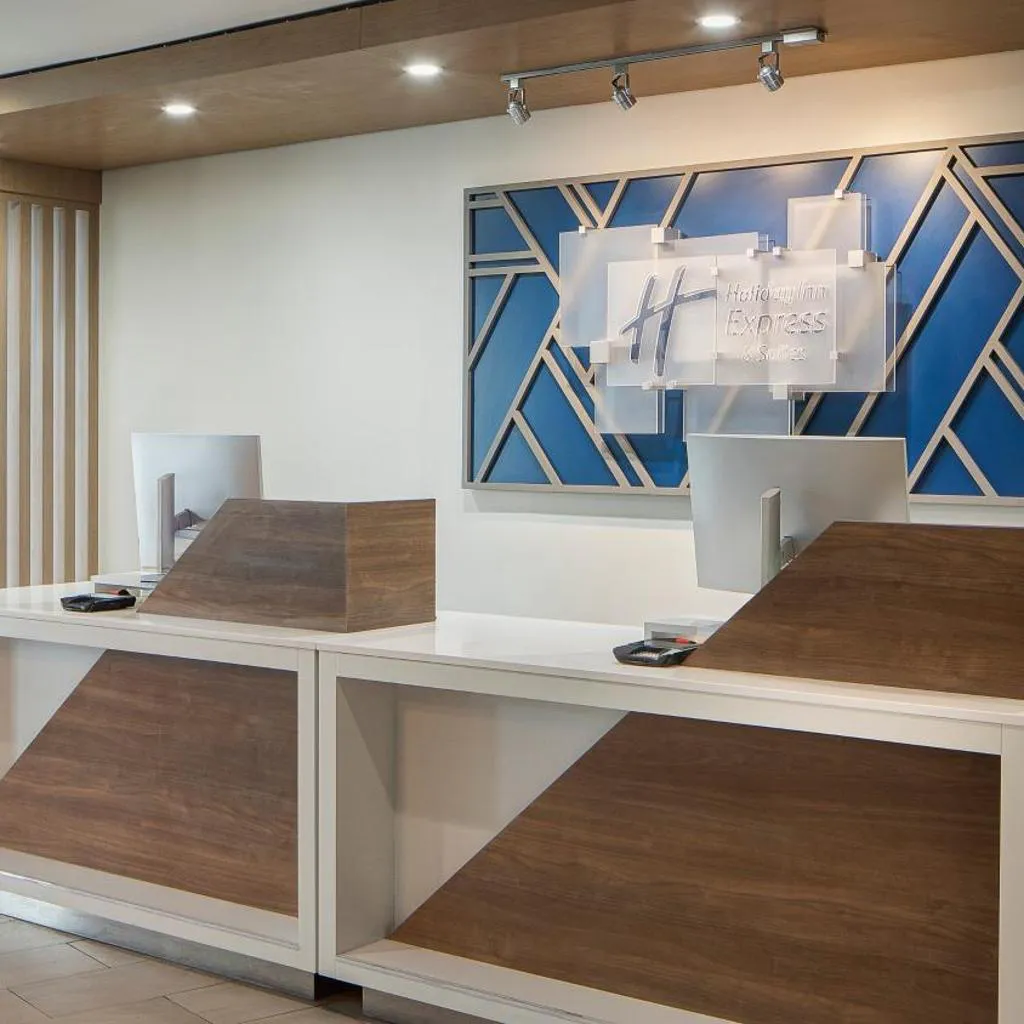 Photograph of Holiday Inn Express Dallas Market Center by IHG