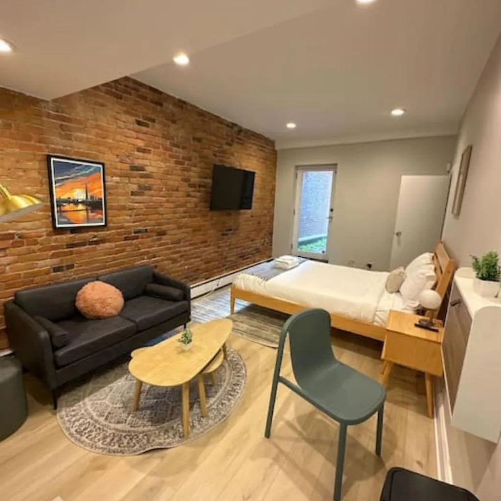Photograph of Vibrant Studio Minutes from Back Bay