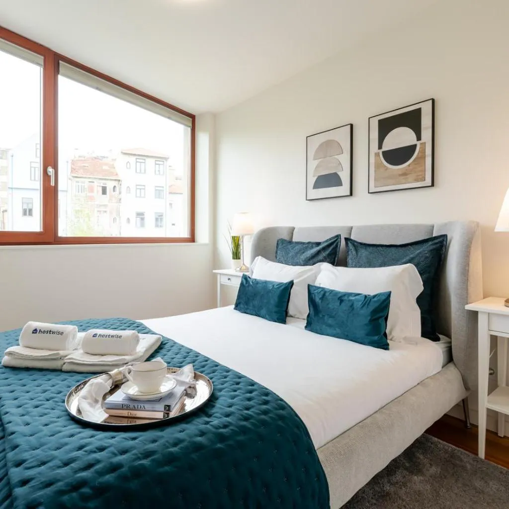 Photograph of Modern & Bright Flat in Cedofeita by HostWise