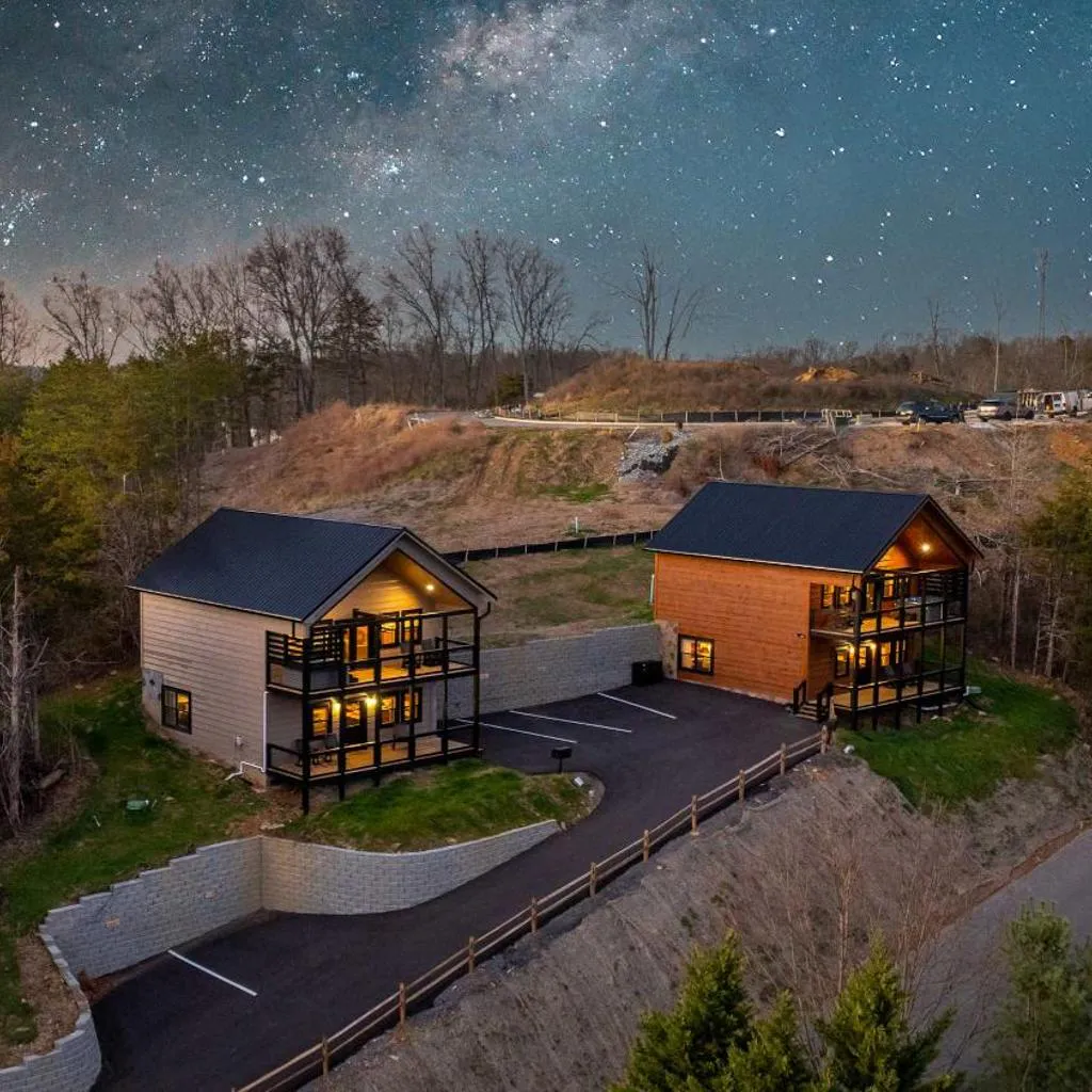 Photograph of Large Group Near Dollywood - 2 Cabins 2 Hot Tubs