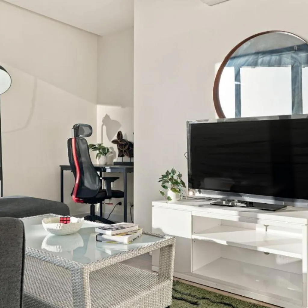 Photograph of Luxury CBD 2BR Apt with Pool, Gym, City Views