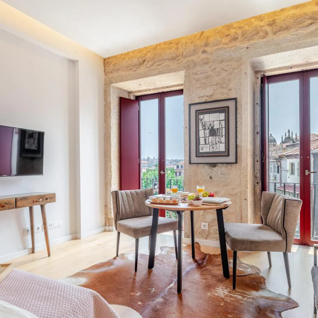 Photograph of Decor Studios - Clérigos by Host Wise