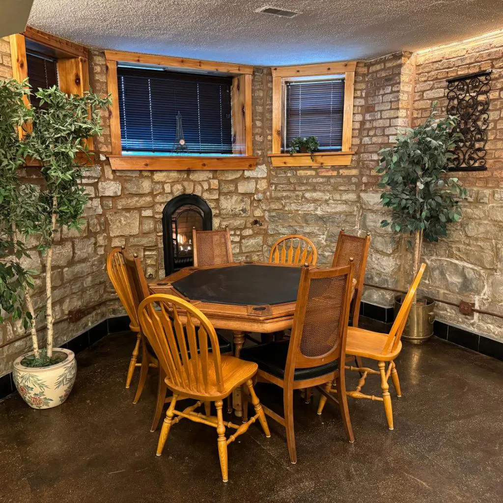 Photograph of Inspiring Grotto Sleeps 10-20 Free TV & Parking