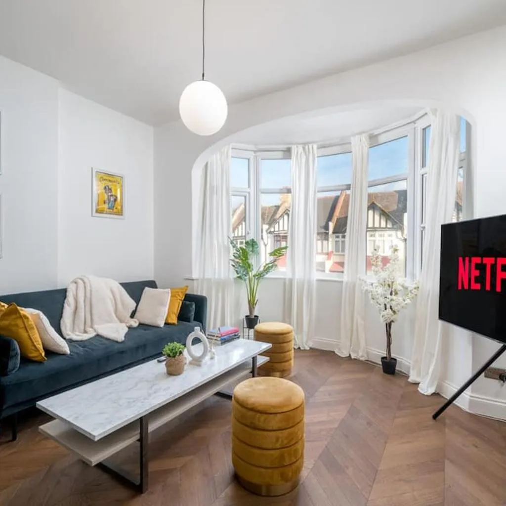 Photograph of Beautiful luxe 3 Bedroom with 4 Beds