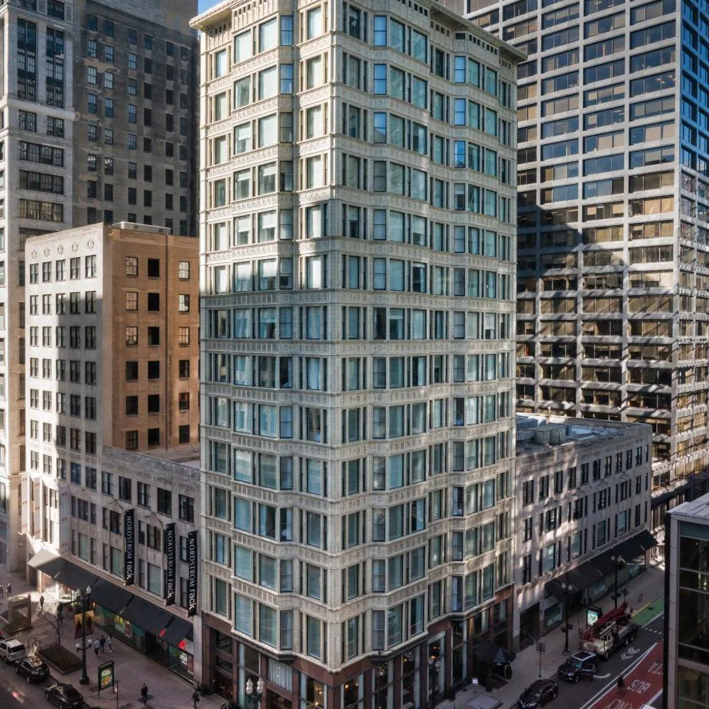 Photograph of Staypineapple, An Iconic Hotel, The Loop