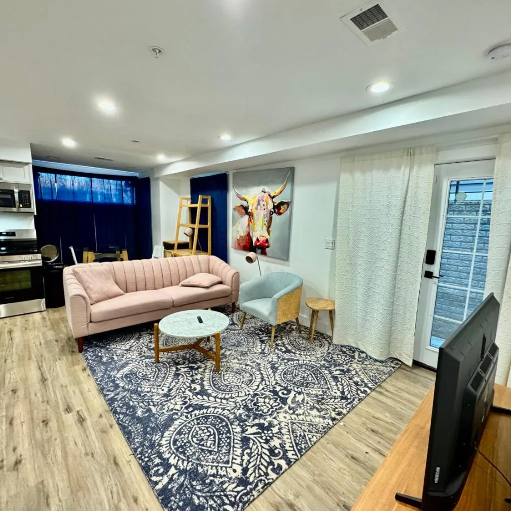 Photograph of Modern Cozy APT 2-Bedrooms with Easy Parking