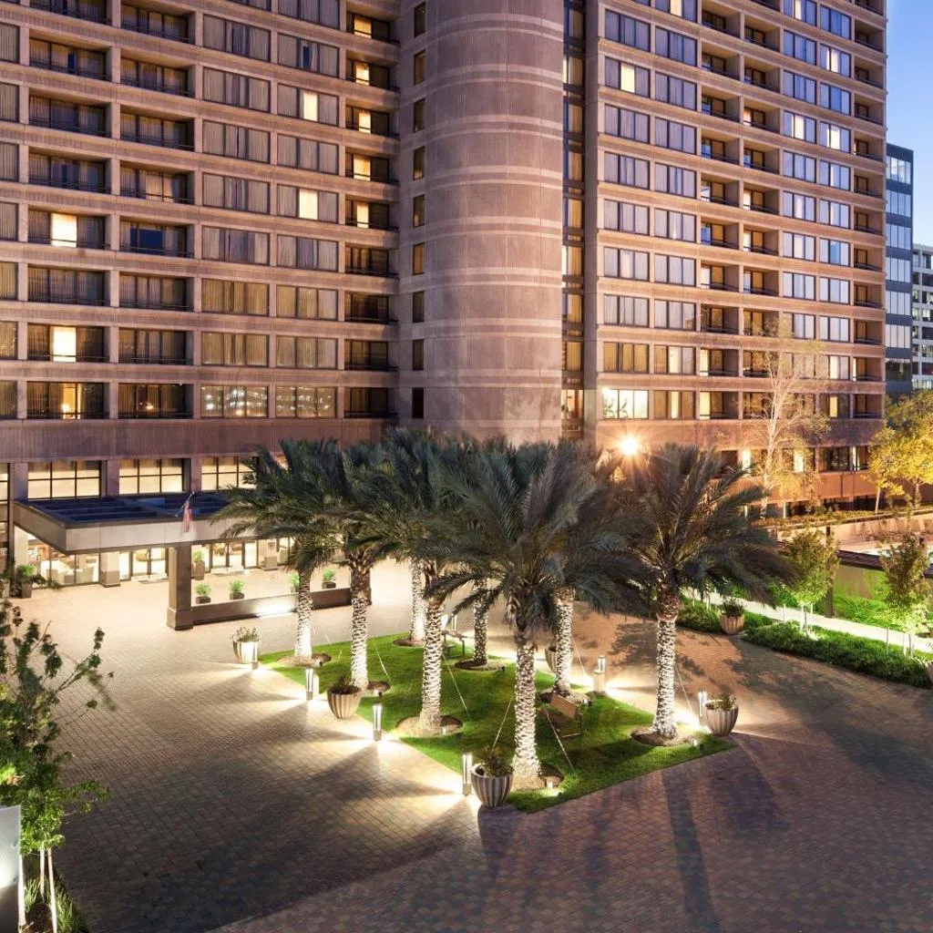 Photograph of DoubleTree by Hilton Hotel & Suites Houston by the Galleria
