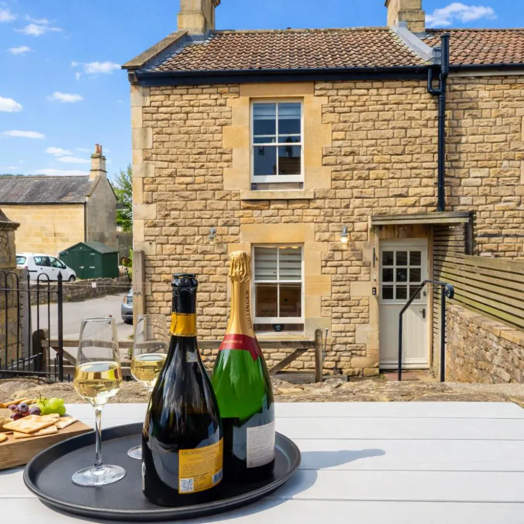 Photograph of Heron Stays Bath- Charming Village Cottage, 3 Bedrooms, Parking, Garden, Just 3 Miles to Bath Centre, Sleeps 6