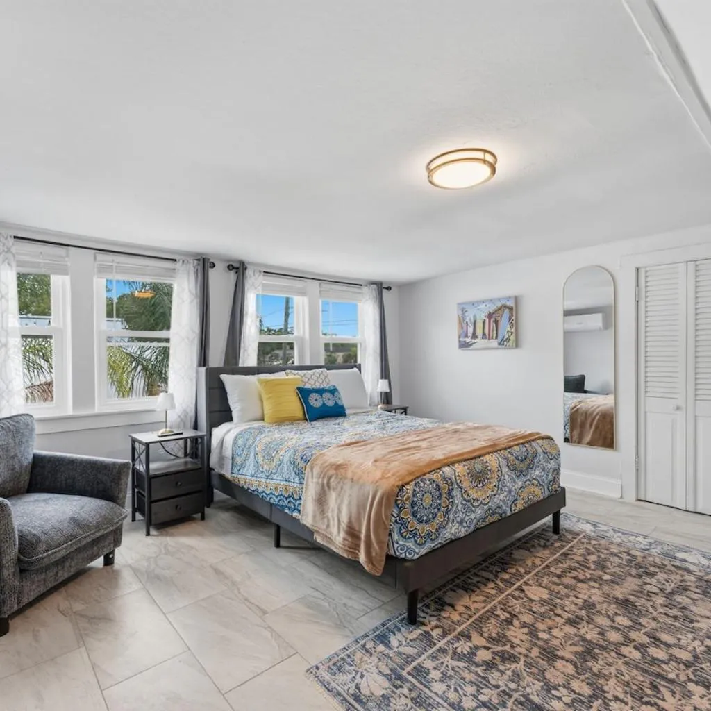 Photograph of Clearwater Charm Top unit B