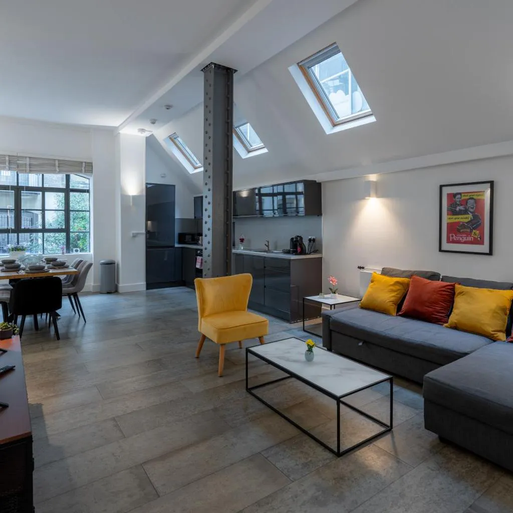 Photograph of Stylish 3BR Duplex in Vibrant Clerkenwell