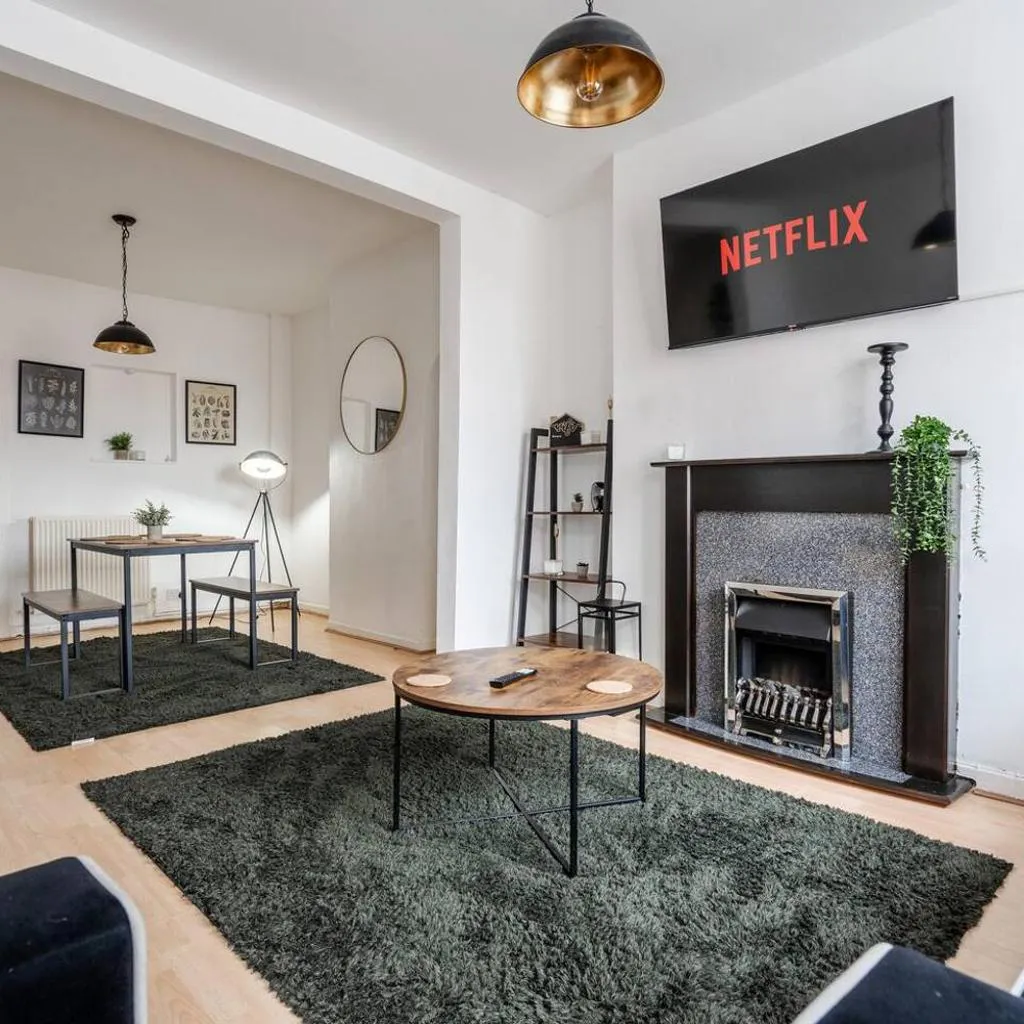 Photograph of LFC Stay 1 Min to Stadium WM Pet Friendly