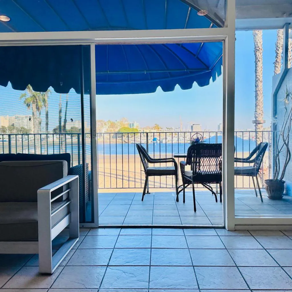 Photograph of Foghorn Harbor Inn