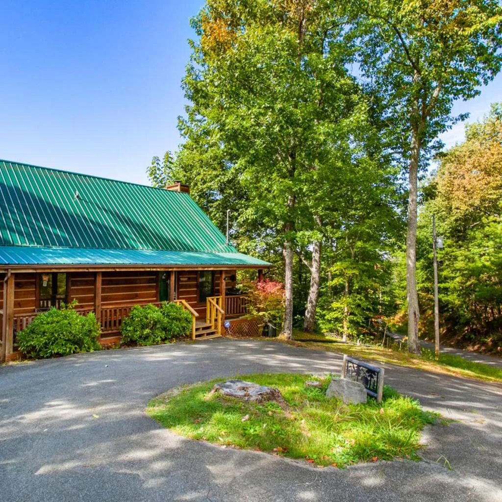Photograph of Pet-friendly Rustic Cabin with Game Room and Deck