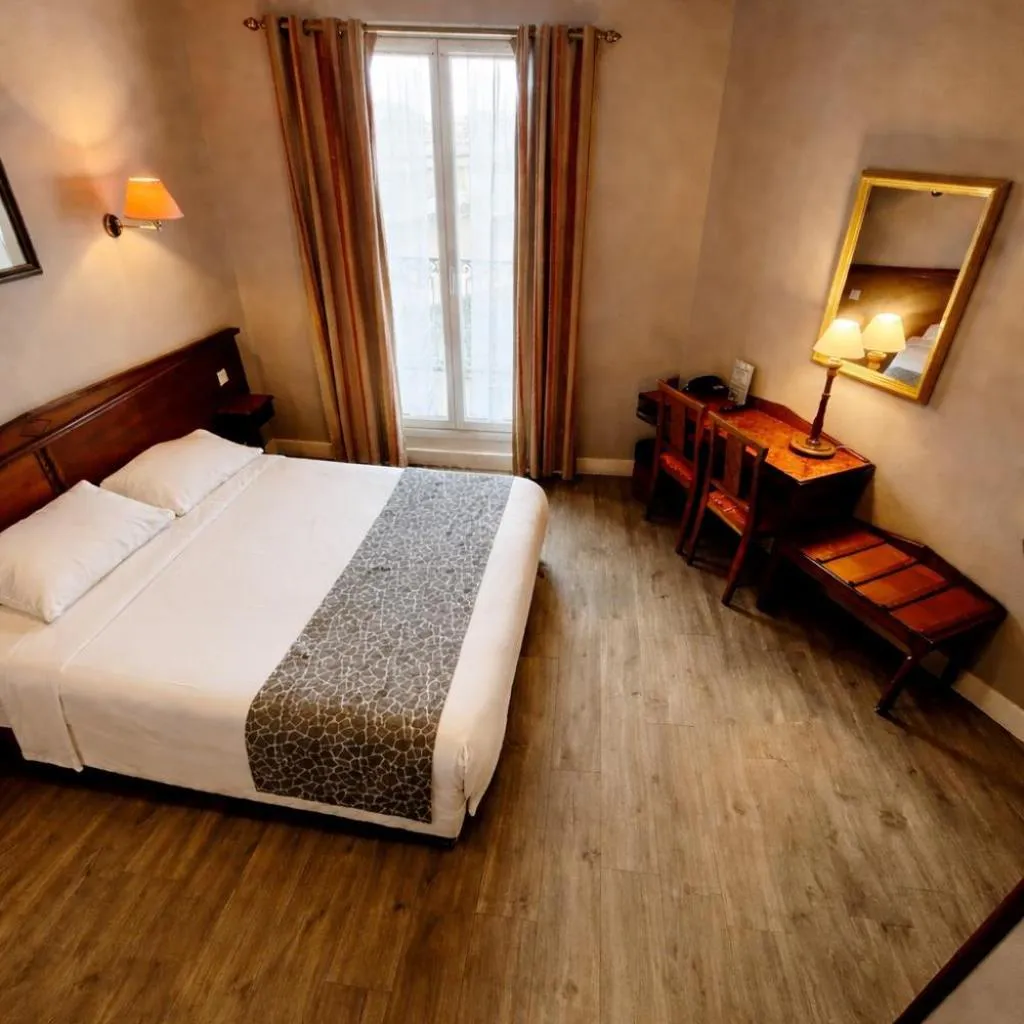 Photograph of Hotel Richmond Gare du Nord