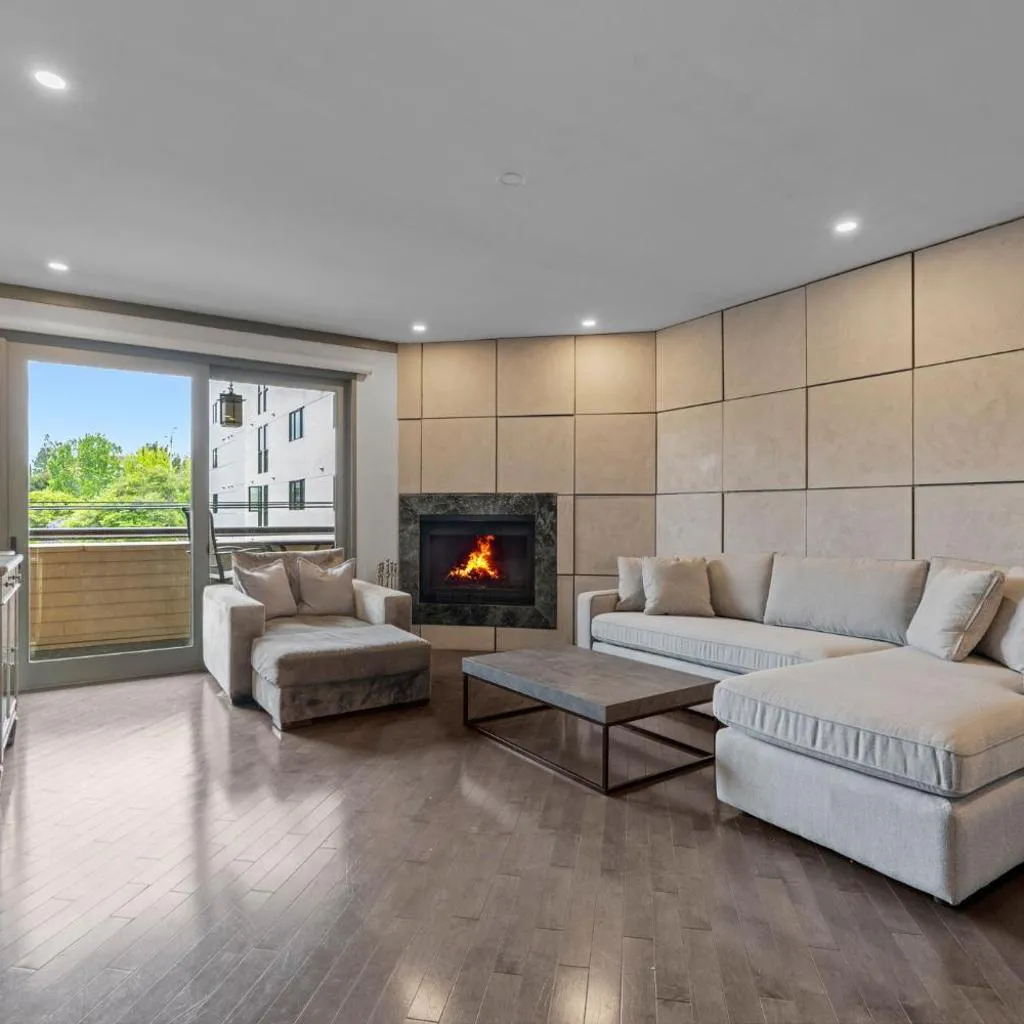 Photograph of Stylish Westwood Condo, Near UCLA & Century City