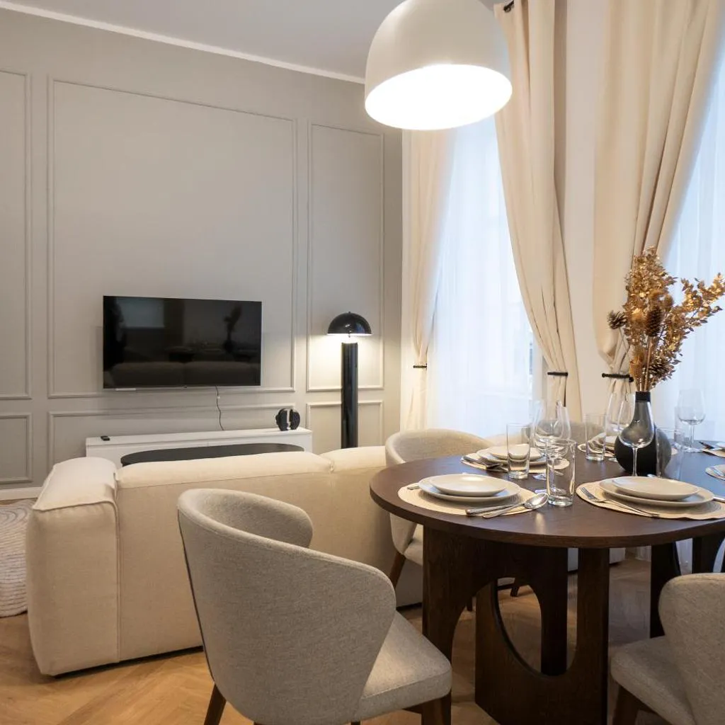 Photograph of Stylish & Modern 90m2 Flat in Prime Location